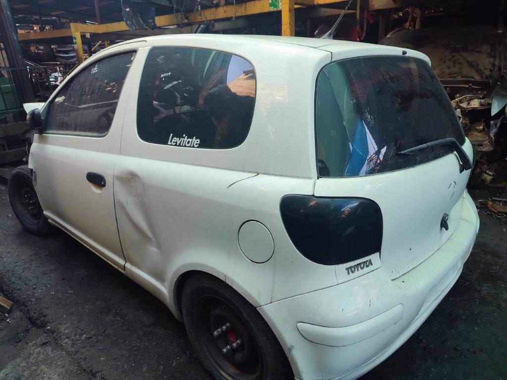  Toyota YARIS 2002    EN DESARME